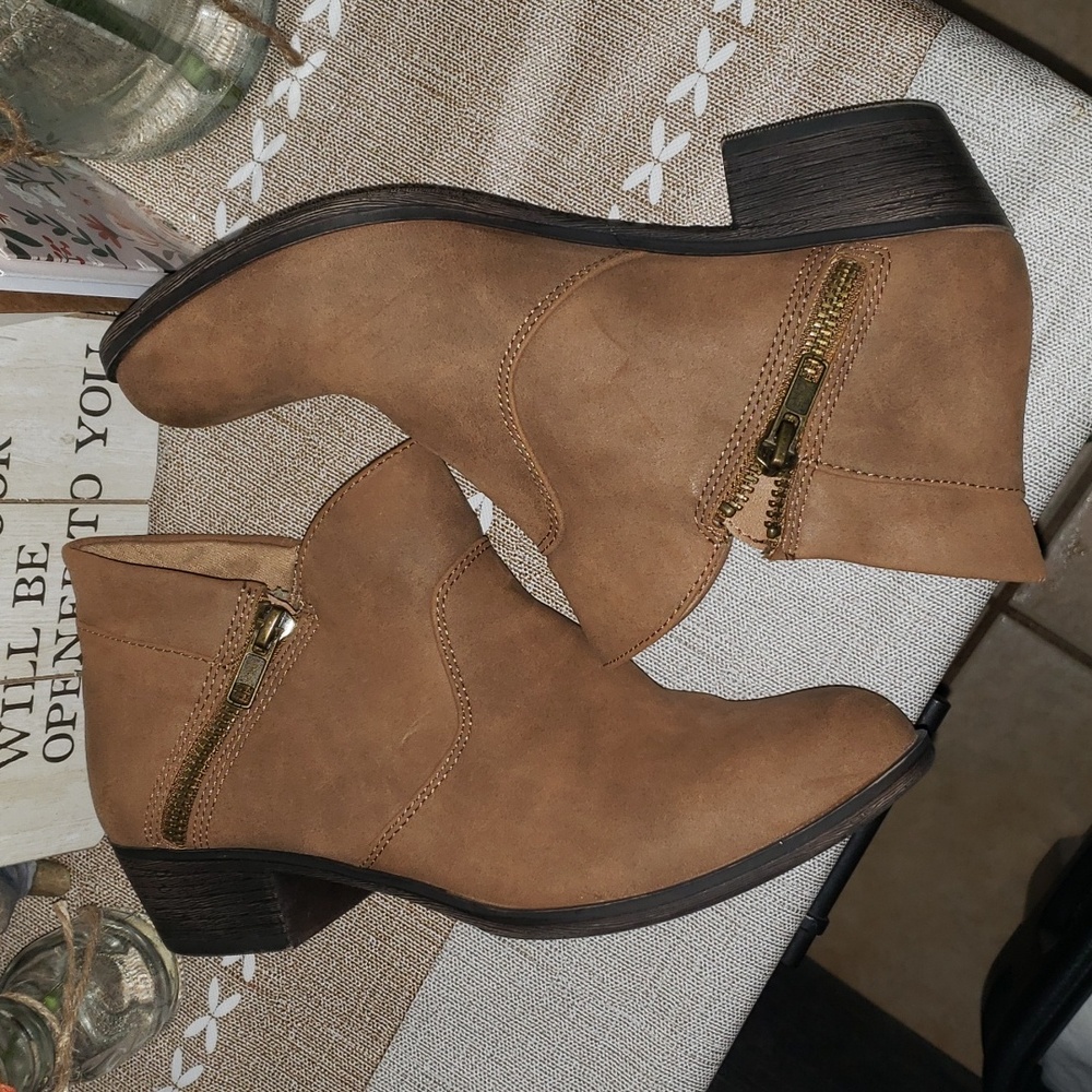 American Rag Booties - Picture 3 of 6